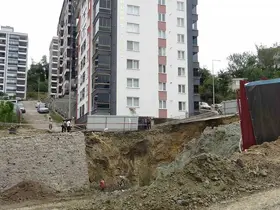 Giresun Belediyesi tarafından imara açılan yeşil alan site sakinlerini tehlikeye soktu
