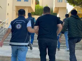 Göçmen kaçakçılığı organizatörü 4 şahıs tutuklandı
