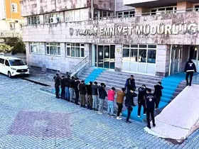 Göçmen kaçakçılığı şüphelisi 3 kişi savcılığa sevk edildi
