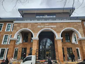 Gölcük’te yeni Hükümet Konağı binasında sona gelindi
