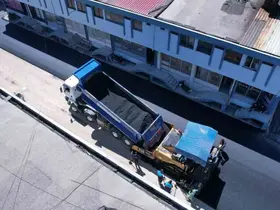 Güneş yüzünü gösterdi, sanayi yolları yenilendi

