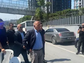 Gürsel Tekin CHP’nin İstanbul İl Başkanlığına geldi, kısa süre sonra oradan ayrıldı
