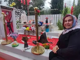 Güvenlik kameralı polis mezarından hırsızlık, anneyi gözyaşlarına boğdu
