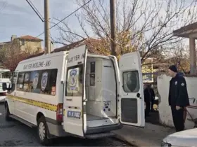 Haber alınamayan yaşlı adam evinde ölü bulundu
