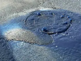 Hadımköy’de kanalizasyondan mavi atık su taştı
