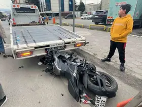 Hafif ticari araç ile çarpışan motosikletin sürücüsü yaralandı
