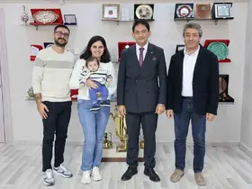 Hakan Oral’dan Teoman bebeğe destek: "Biz birlikte güçlüyüz"
