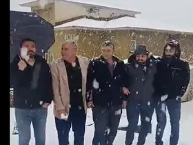 Hakkari’de halaylı kar yağışı kutlaması

