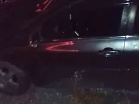 Hakkari’de otomobil şarampole yuvarlandı
