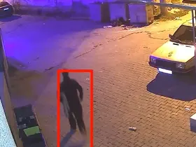 Halı hırsızlığı kamerada
