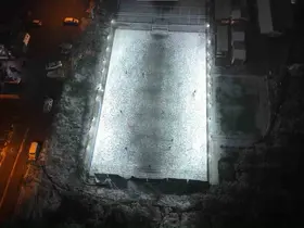 Halı saha aşkı engel tanımadı: Kar altında maç yaptılar
