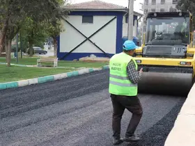 Haliliye’deki mahallede asfalt çalışması
