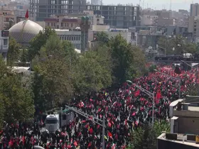 Hamaney’in cenaze alayı milyonların katılımıyla başladı

