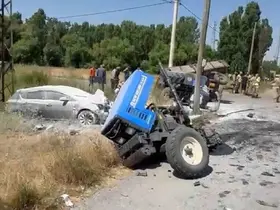 Hasköy’de traktör ile otomobil çarpıştı: 3 yaralı
