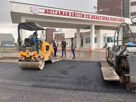 Hastaneler bölgesinde hafta sonu asfalt mesaisi
