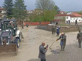 Havza’da kuvvetli sağanak etkili oldu, dere taştı
