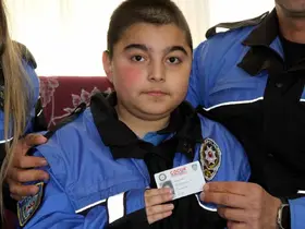 Hayaline kavuştu polis oldu
