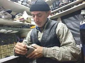 Hayırsever ayakkabı tamircisi
