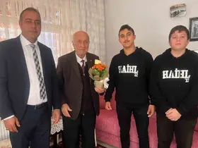 Hayrabolu’da öğrencilerin ziyareti emekli öğretmeni duygulandırdı
