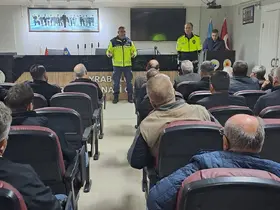 Hayrabolu’da okul servisi şoförleri ve rehber personeller bilgilendirildi
