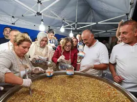 Hemşeri Dernekleri Festivali renkli görüntülerle açıldı

