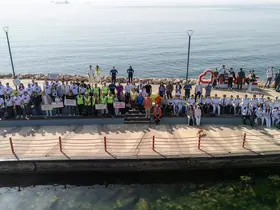 Hereke kıyıları atıklardan temizlendi
