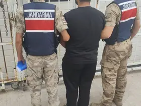 Hırsızlık suçundan aranan şahıs yakalandı
