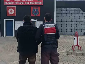 Hırsızlık suçundan aranan şahsı jandarma yakaladı
