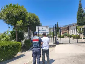 Hırsızlıktan 8 yıl cezası bulunan firari Kuşadası’nda yakalandı
