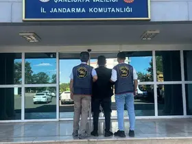 Hırsızlıktan aranan şahıs yakalandı
