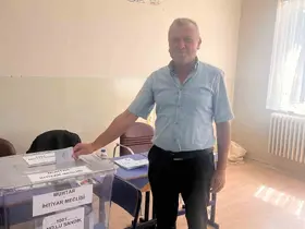 Hisarcık köyünde muhtarlık için sandık kuruldu
