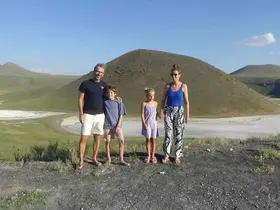 Hollandalı aile Meke Gölü ve Acıgöl’e hayran kaldı