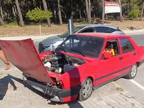 Hurdaya dönen araçtan burnu bile kanamadan çıktı

