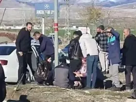 İki otomobil çarpıştımasıyla 1 kişi hayatını kaybetti, 8 kişi de yaralandı