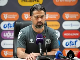 İlhan Palut: "Aldığımız 1 puan bizim için kazanç, Samsunspor daha iyi oynadı"