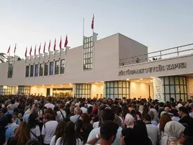 İEF’de kahkaha var
