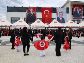 Iğdır’da 23 Nisan coşkusu: Özel bireylerden duygulandıran gösteri
