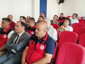 İki kamyonun çarpıştığı kazada 4 kişi yaralandı
