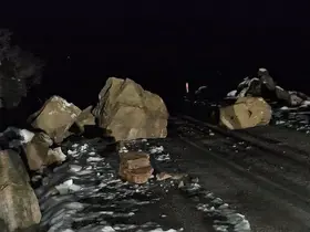İki köye ulaşım sağlayan yol kapandı
