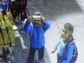 İki öğrencinin örnek davranışını kamera böyle görüntüledi

