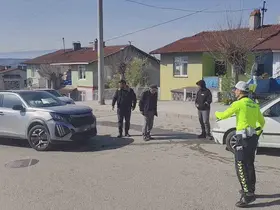 İki otomobilin çarpıştığı kazada 3 kişi yaralandı
