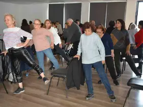 İleri yaş grubuna uygulamalı spor aktivitesi
