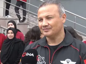 İlk Türk Astronot Alper Gezeravcı öğrencilerle bir araya geldi
