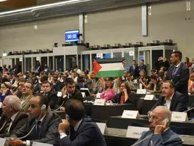 ILO Konferansı’nda Filistin’in ILO’ya geçici üyeliğinin iptalini isteyen İsrailli diplomata protesto
