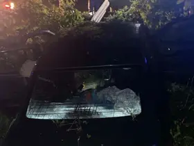 İnegöl’de otomobil tarlaya uçtu: 4 yaralı
