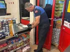 İnönü’de okulların açılışı öncesi marketlerde sıkı denetim yapıldı

