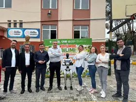İnsansı robot CANİKMAN, kırsal mahalle okulunda
