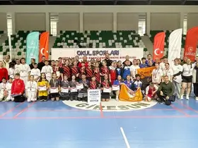 İşitme Engelliler Badminton Türkiye Şampiyonası’nda Eskişehir’den büyük başarı
