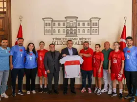 İşitme Engelliler Genç Kız Futsal Milli Takımı, Bilecik’te kampa girdi
