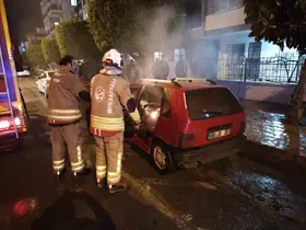 İskenderun’da otomobil yangını
